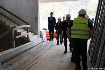 Ogled gradbišča nove Osnovne šole Frana Albrehta in seznanitev s potekom del občinskih svetnikov (7)